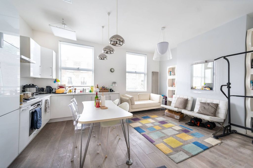 Property photo 1 of 5