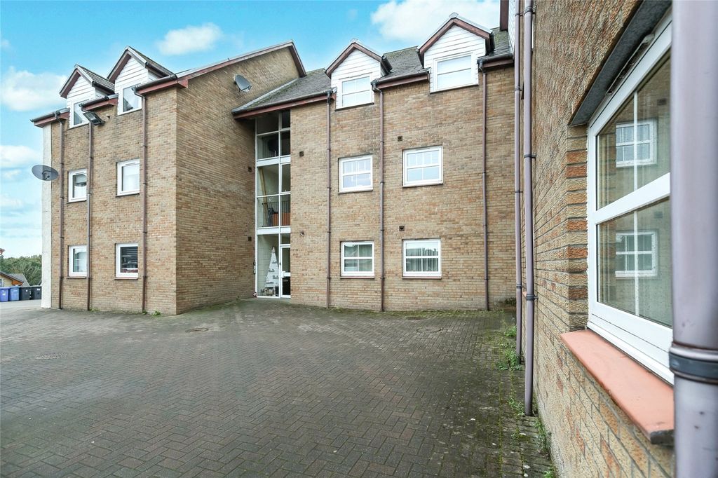 Property photo 1 of 21 External