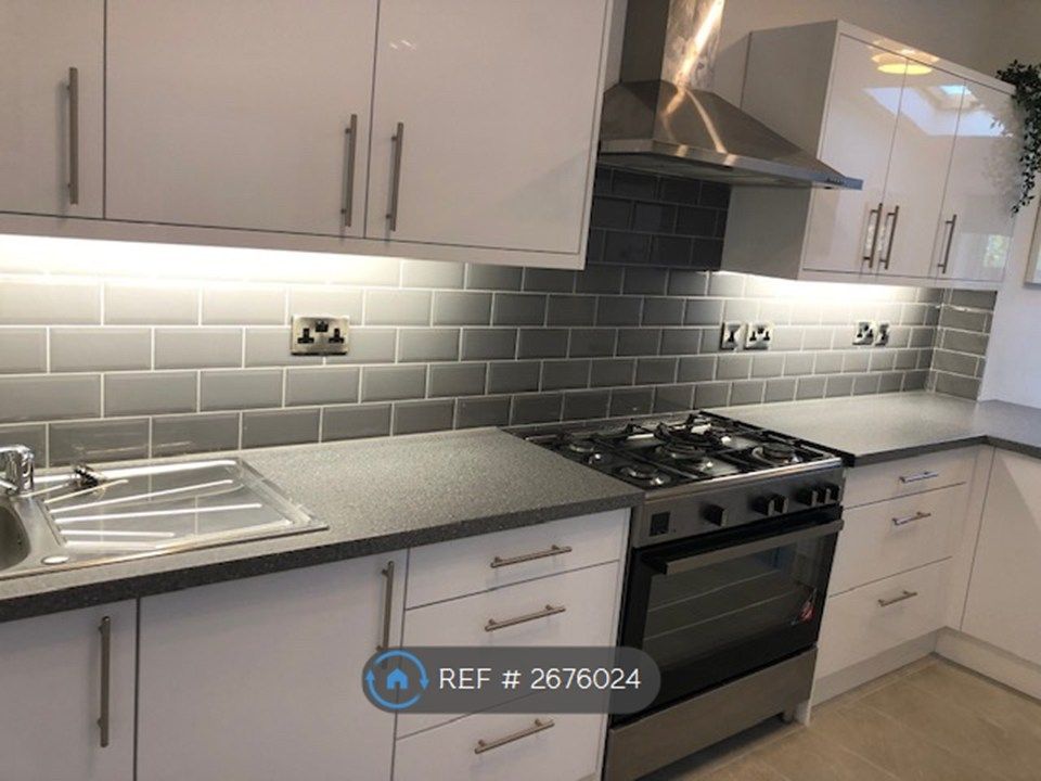 Property photo 2 of 4 Brand New Kitchen With Appliances