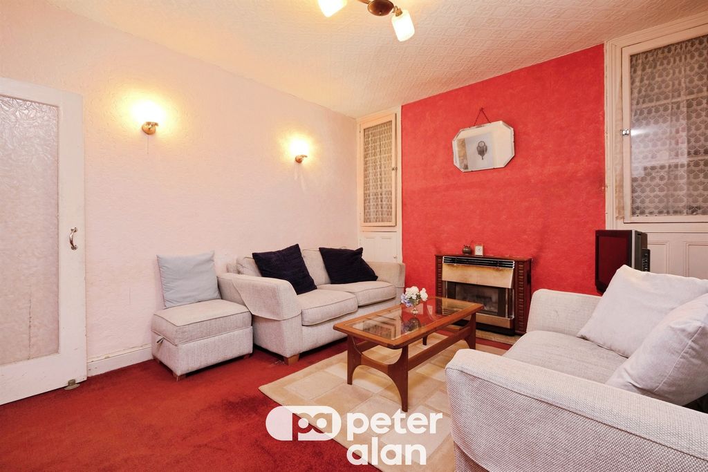 Property photo 2 of 19