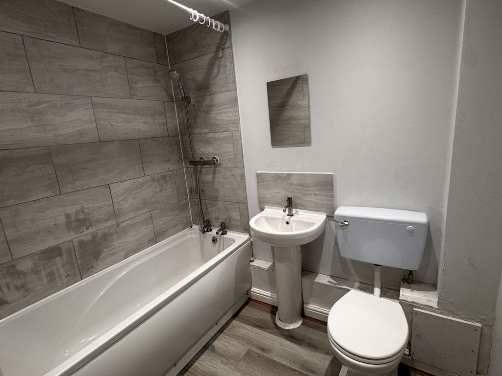 Property photo 3 of 7 Img_7804