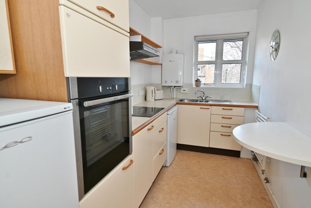 Property photo 3 of 11