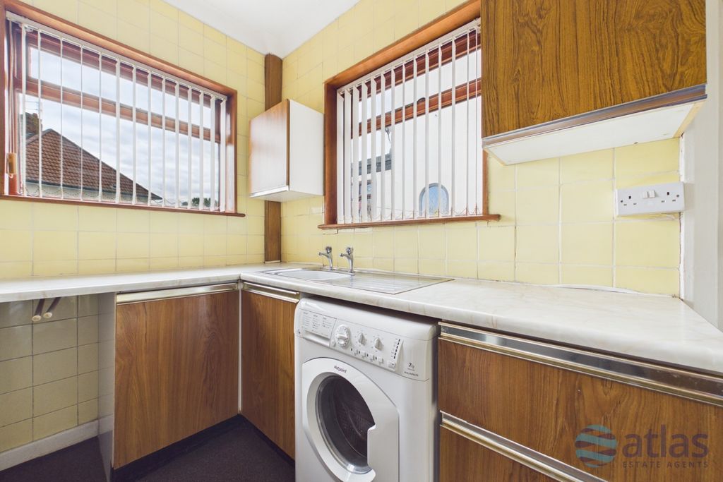 Property photo 3 of 22 Kitchen