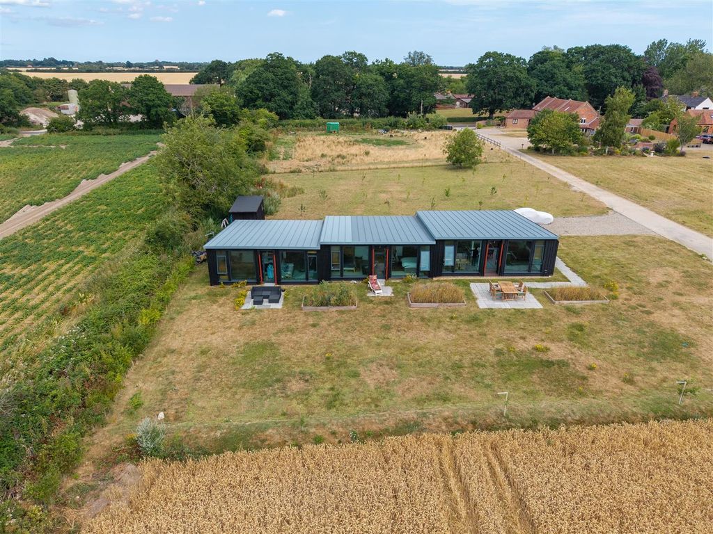 Property photo 1 of 37 Orchard Barn