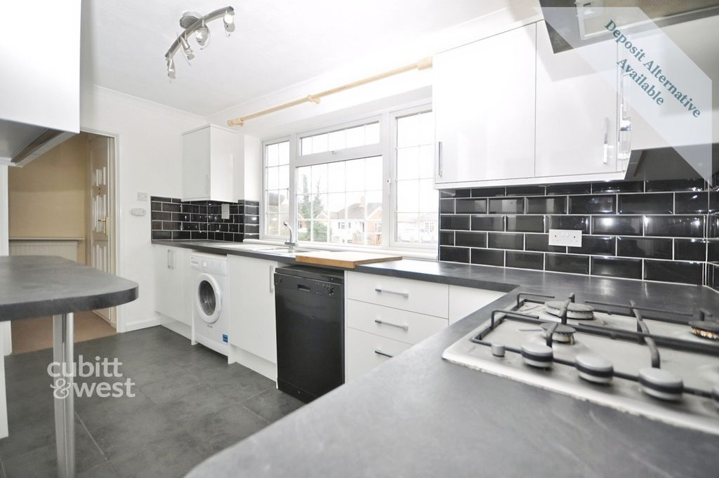 Property photo 3 of 13 Kitchen