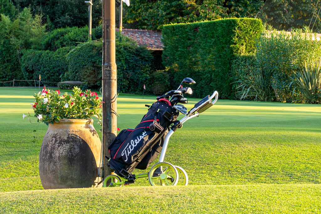 Property photo 2 of 33