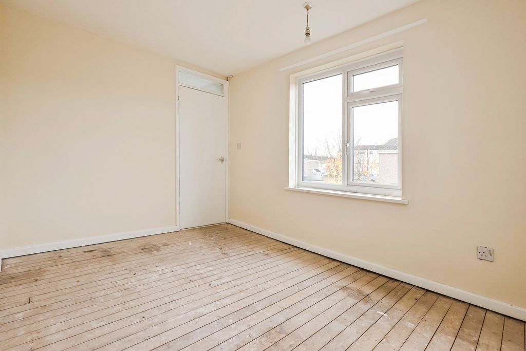 Property photo 3 of 17 Photo