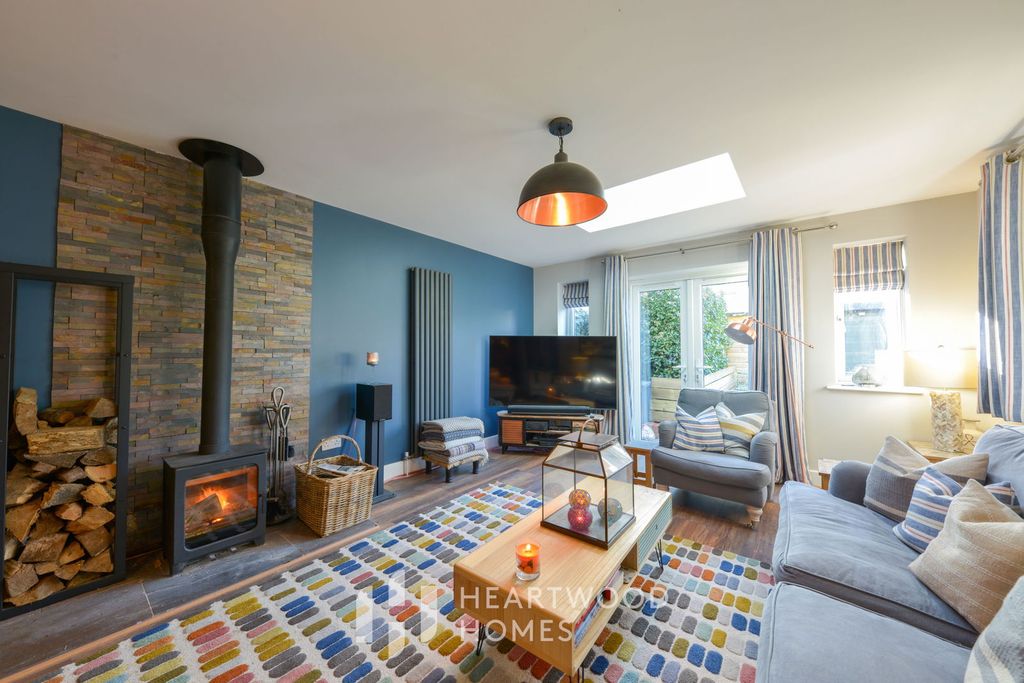 Property photo 3 of 29