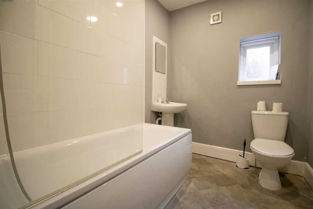 Property photo 3 of 8 4.Jpg