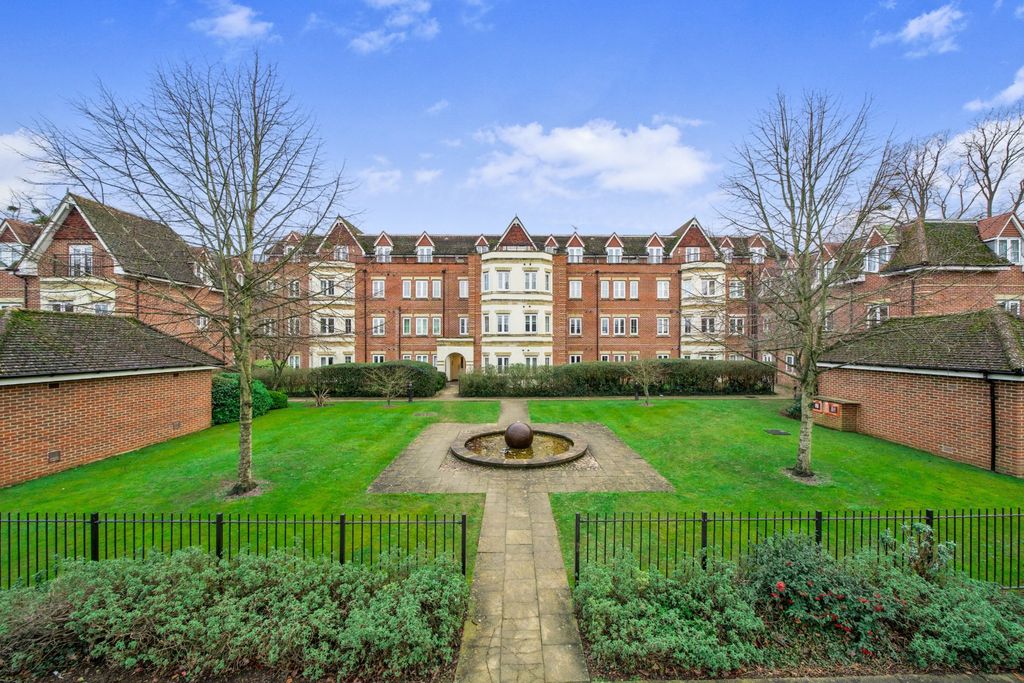 Property photo 1 of 18 Front Aspect