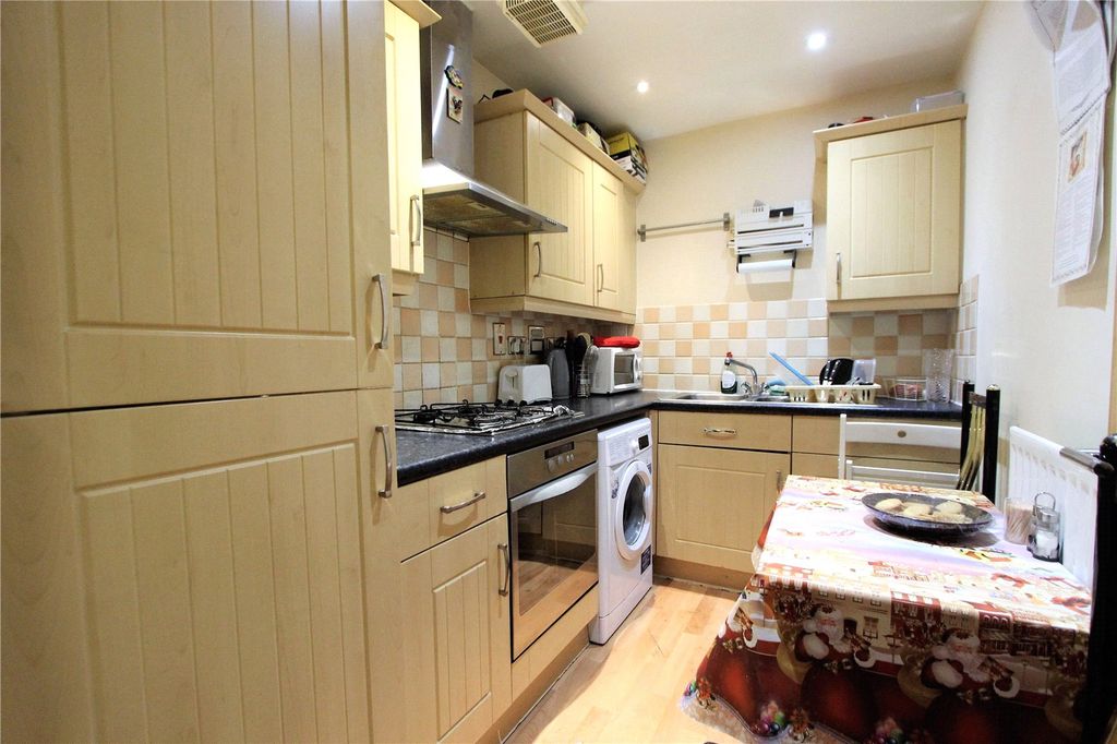 Property photo 1 of 9 Picture No. 14