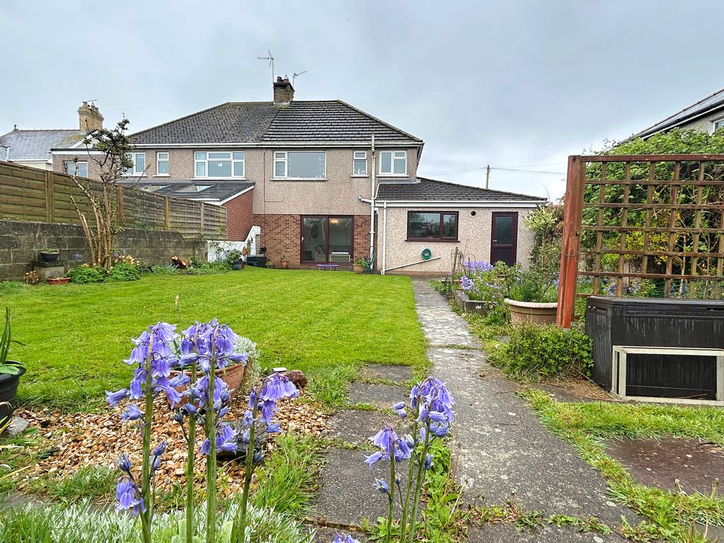 Property photo 2 of 21