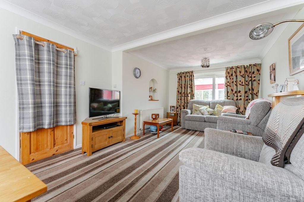 Property photo 2 of 19