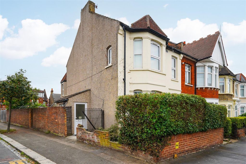 Property photo 2 of 21 86B Canterbury Road-23.Jpg