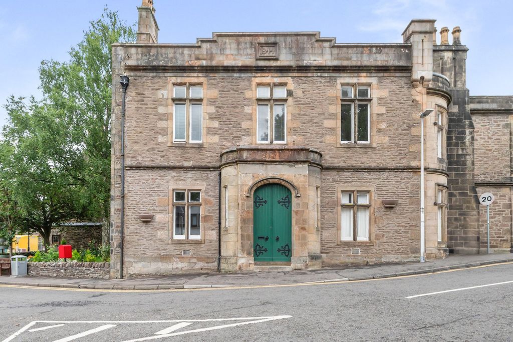 Property photo 1 of 15
