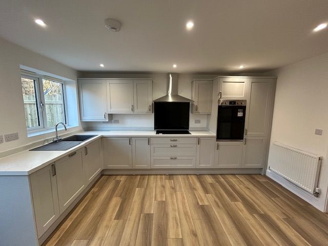 Property photo 1 of 6 Kitchen
