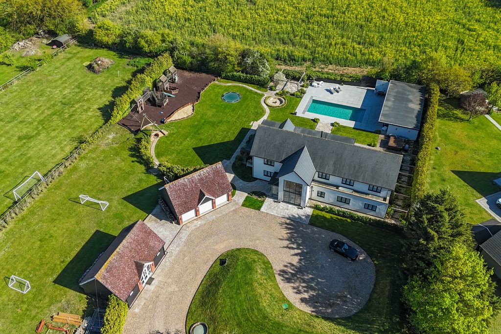 Property photo 2 of 42 Ht-Fc(Col)-Manorcroft-45