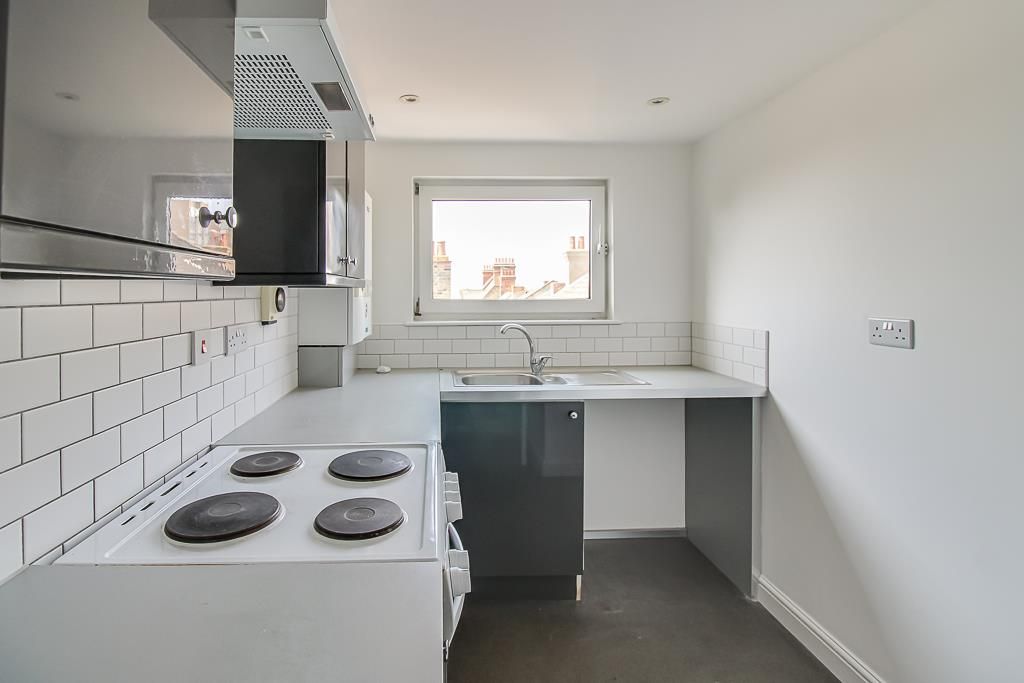 Property photo 3 of 6 Kitchen
