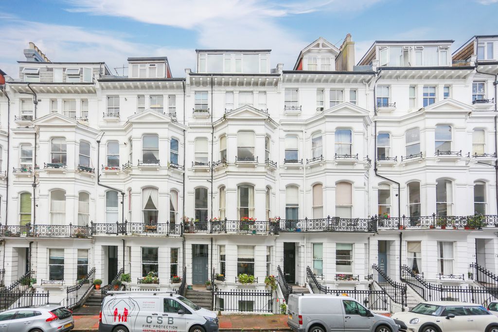 Property photo 1 of 12 296A3910