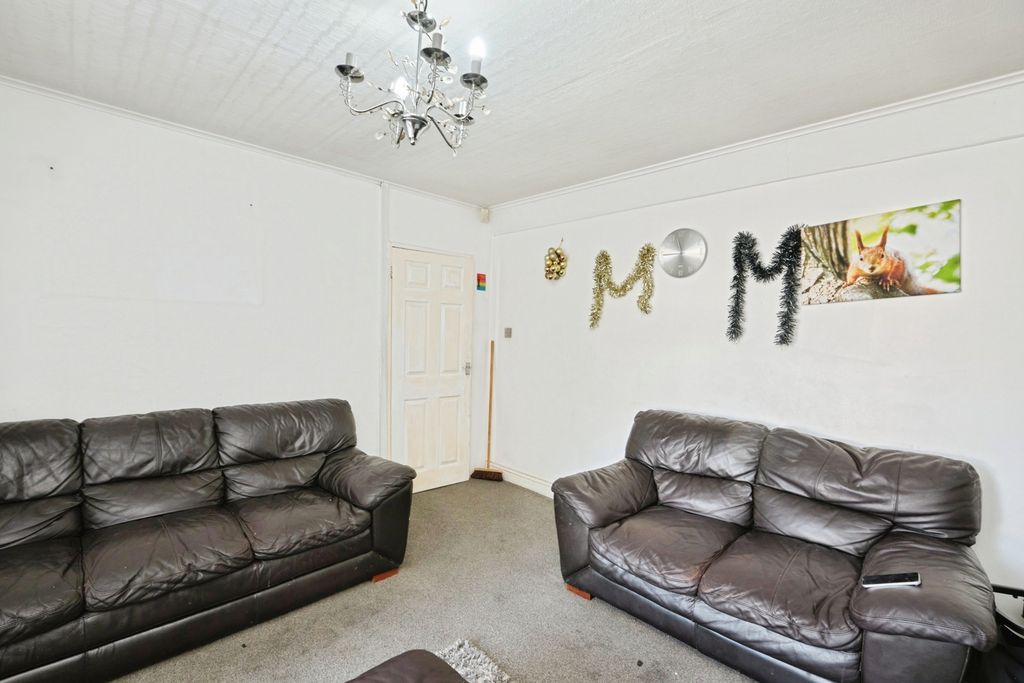 Property photo 3 of 25 Pbox-Img.Jpg