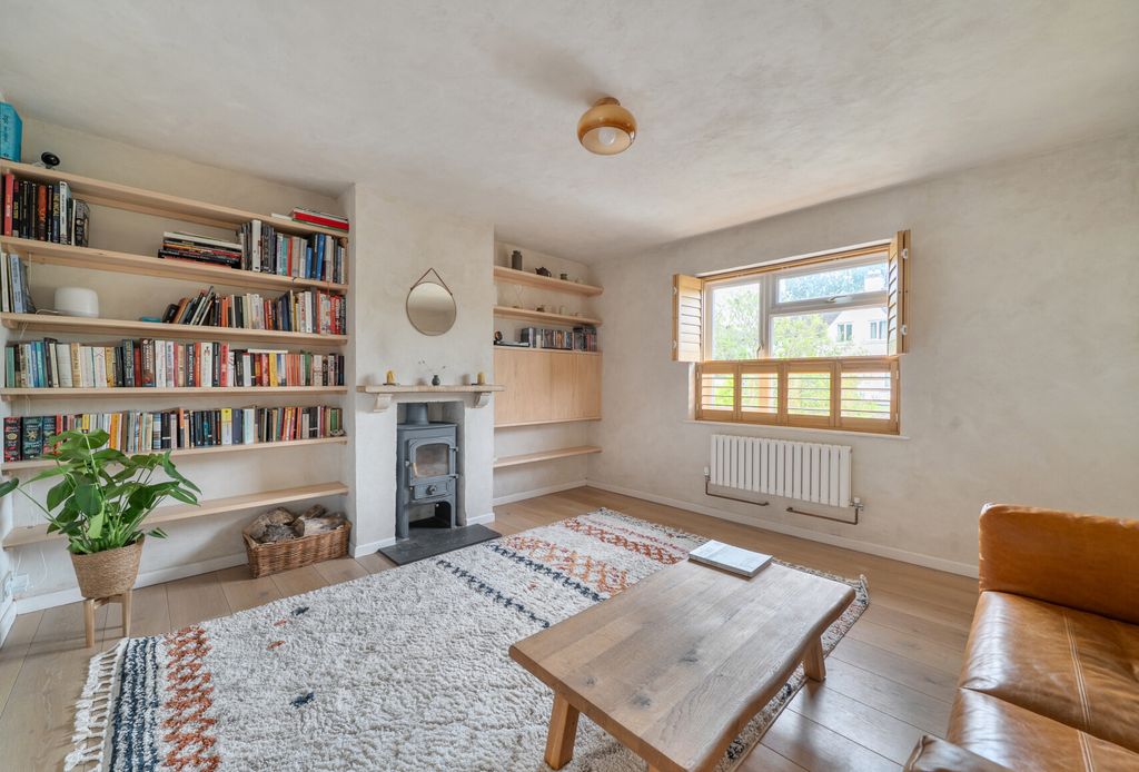 Property photo 3 of 20 1441678-16-69d928...