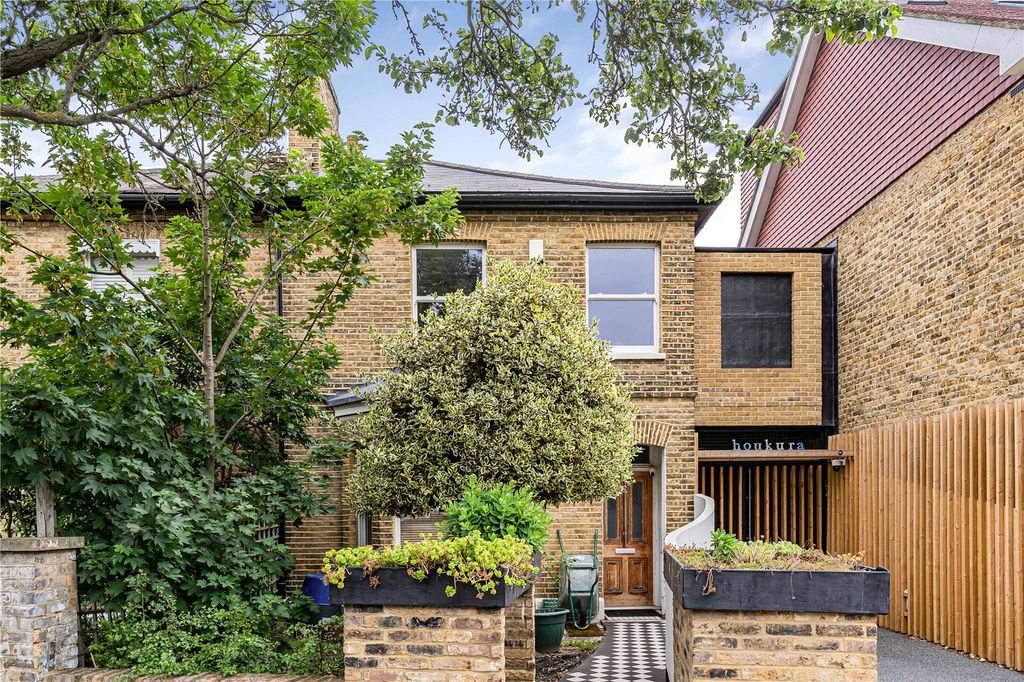 Property photo 1 of 11 External