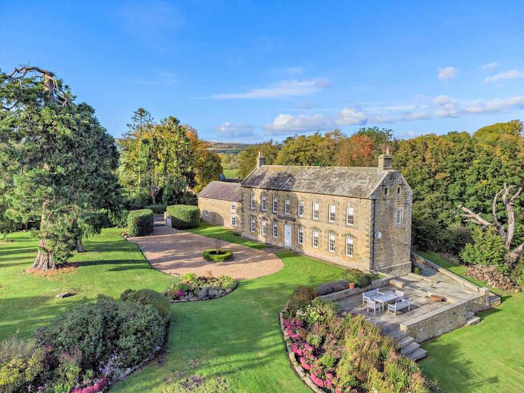 Property photo 1 of 42 Newmoor Hall