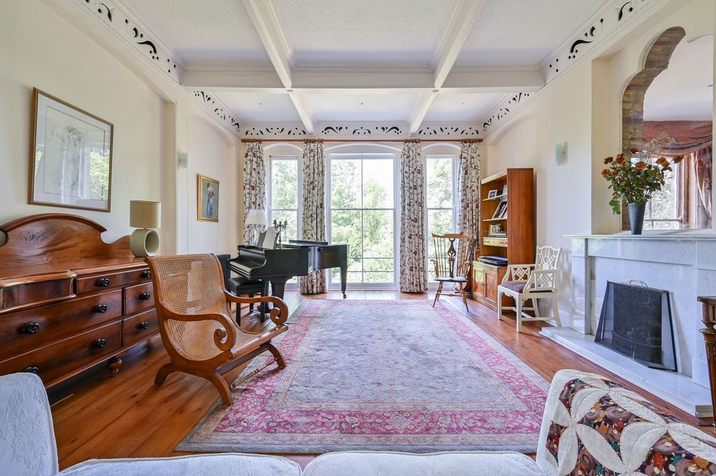 Property photo 3 of 47