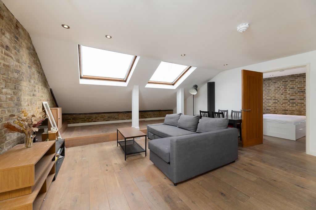 Property photo 1 of 13 Mandeville Courty...
