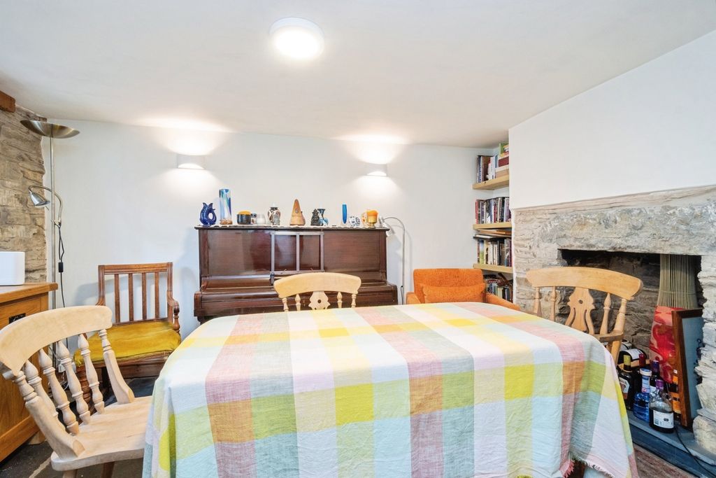 Property photo 3 of 20 Pbox-Img.Jpg