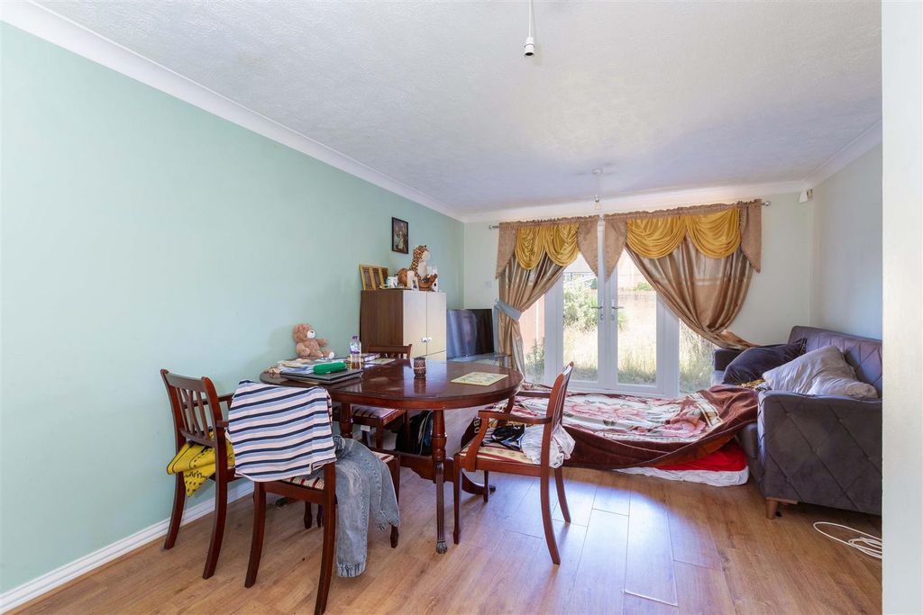 Property photo 2 of 12 11 Trumper Way-9.Jpg
