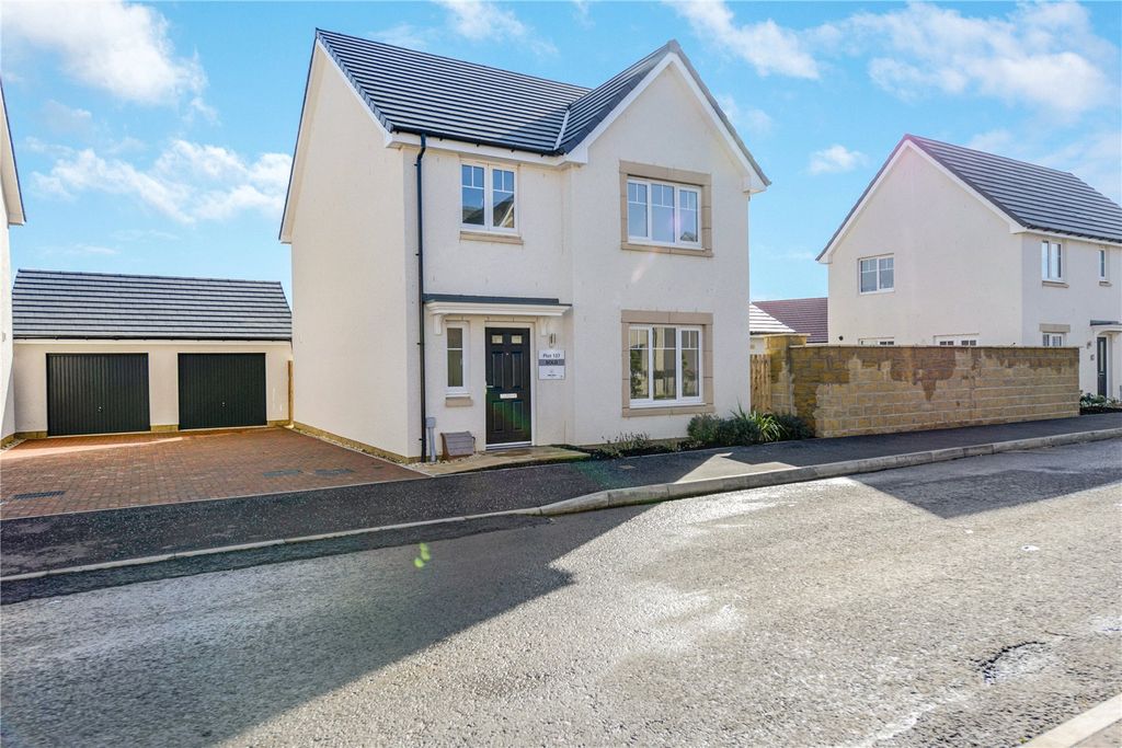 Property photo 1 of 18 External