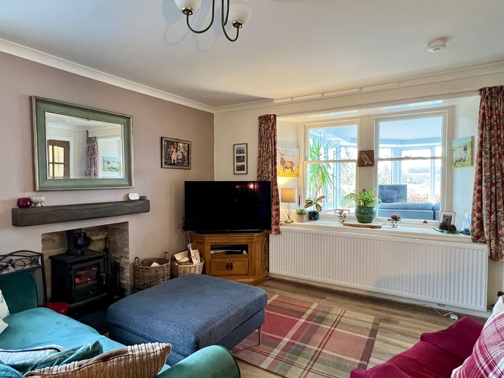 Property photo 2 of 25