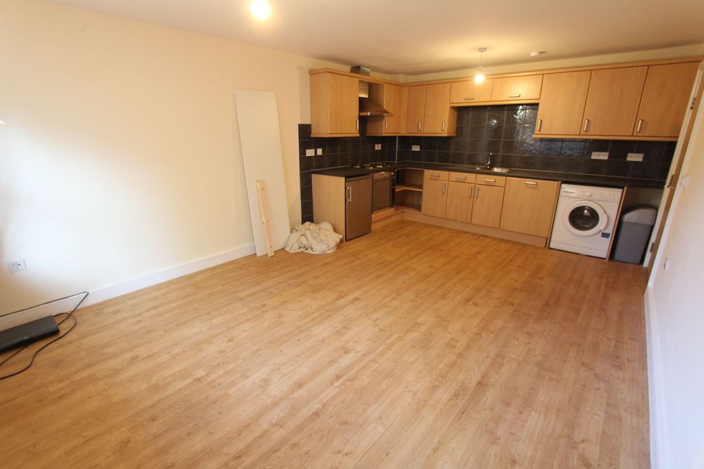 Property photo 2 of 8