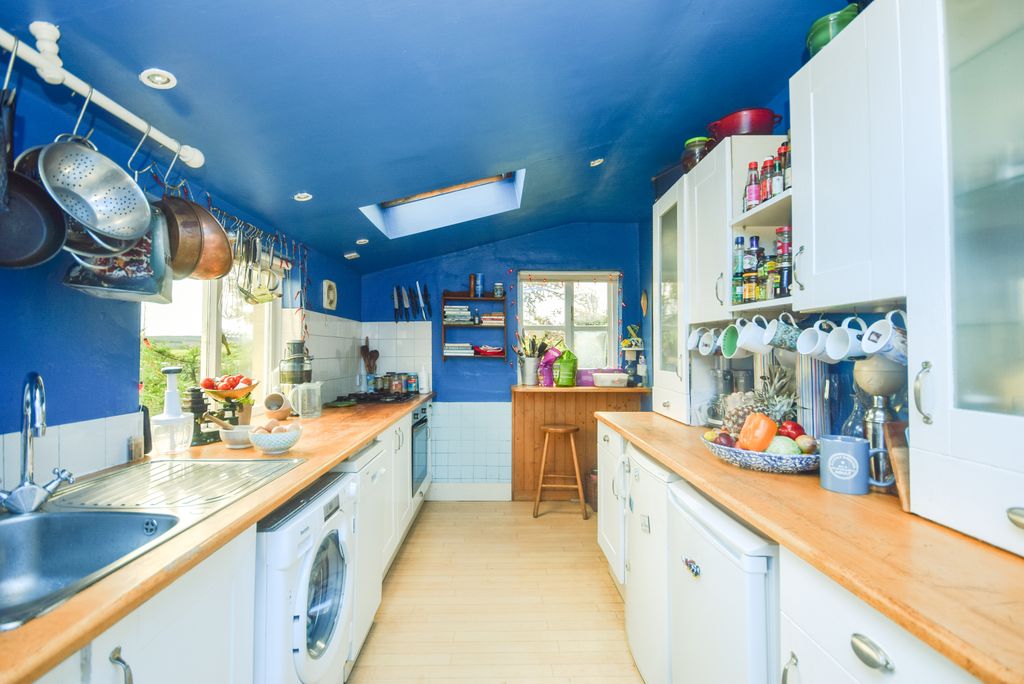 Property photo 2 of 24