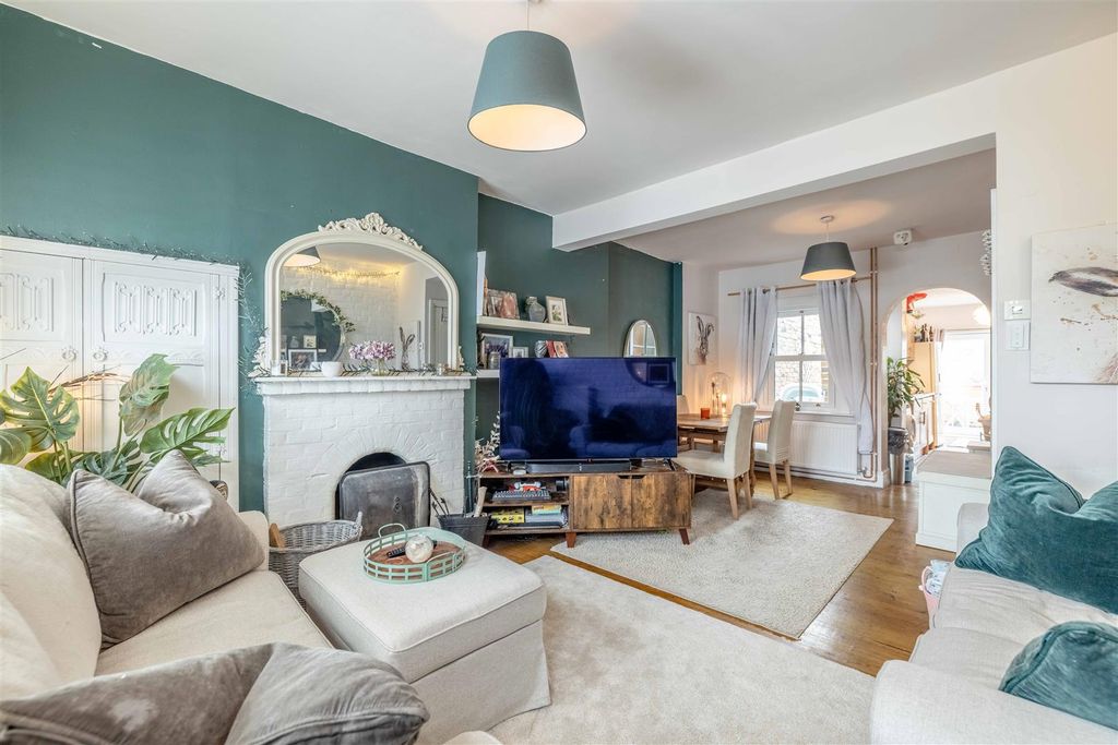 Property photo 2 of 15 Cb2 (5 Of 8).Jpg