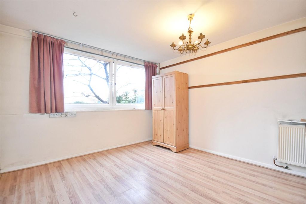 Property photo 2 of 6 72A9d4B1-Dsc_0185.Jpg