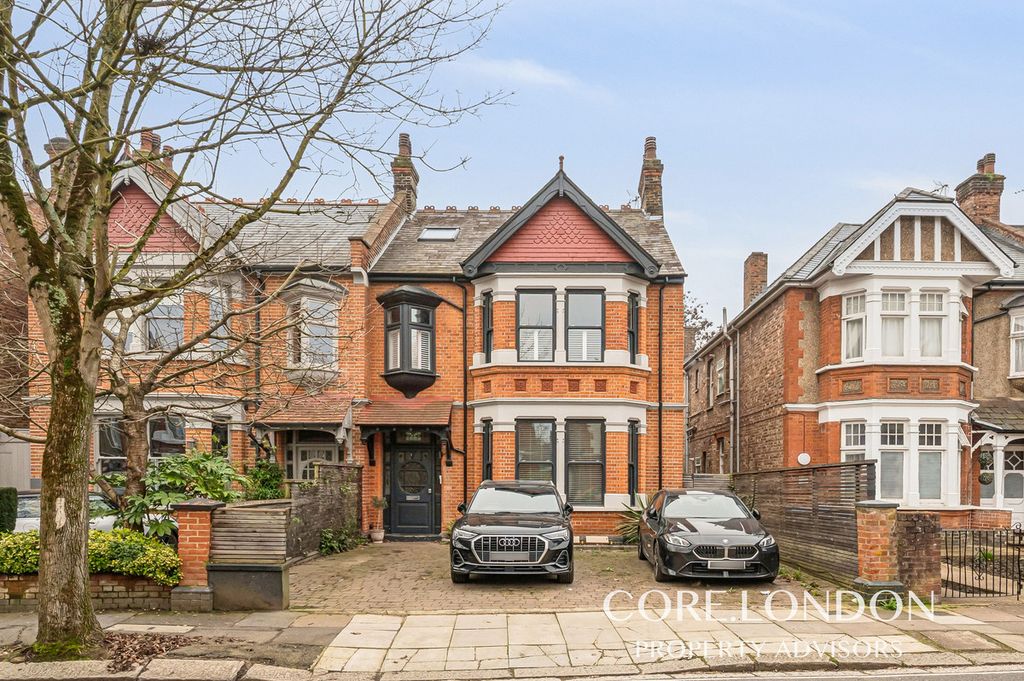 Property photo 2 of 11