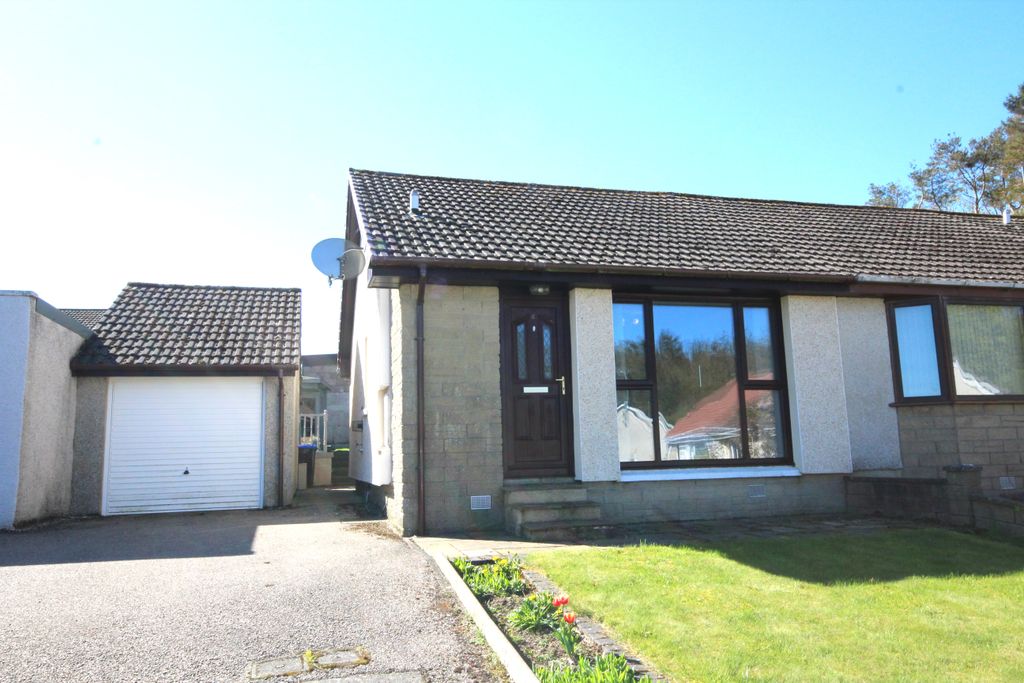 Property photo 1 of 17 External