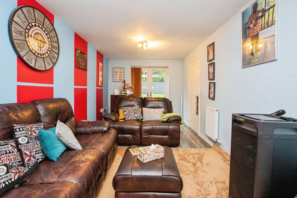 Property photo 3 of 19 2