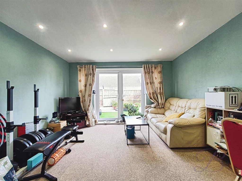 Property photo 3 of 9 Bb9155Fa-1000078440.Jpg