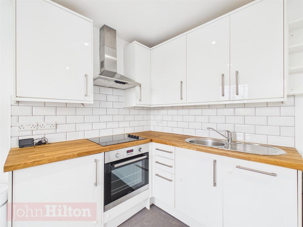 Property photo 2 of 8 Cam02534G0-Pr0647-Still001.Jpg