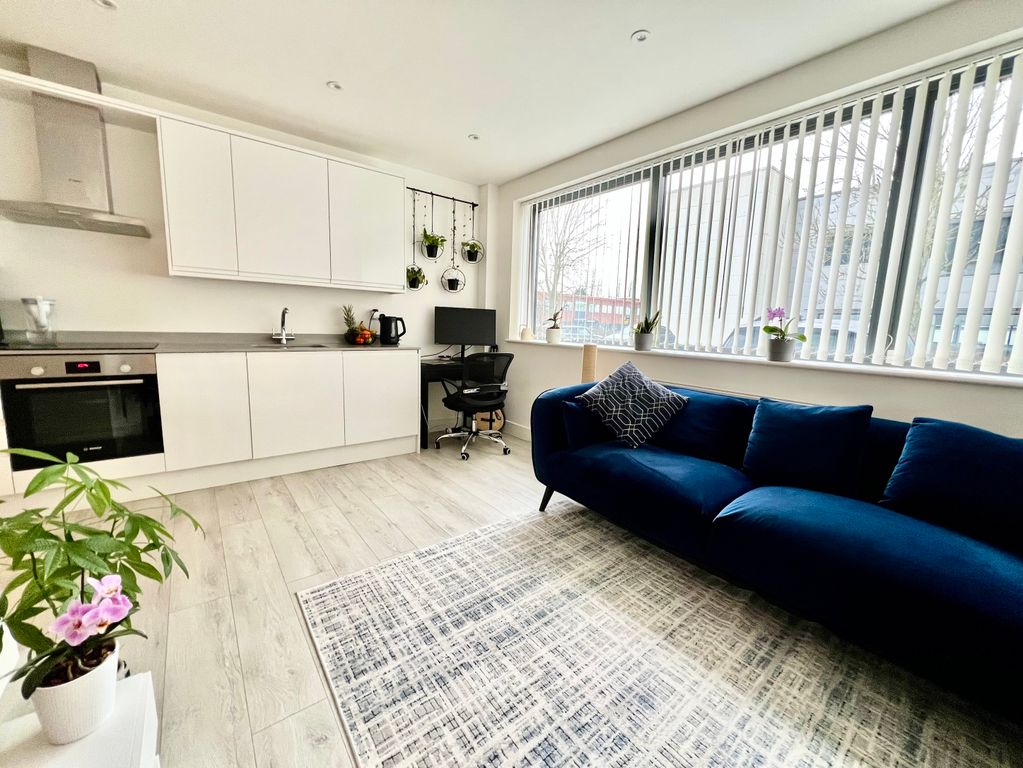 Property photo 1 of 11 Living/Kitchen