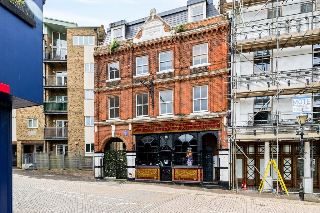 Property photo 1 of 9