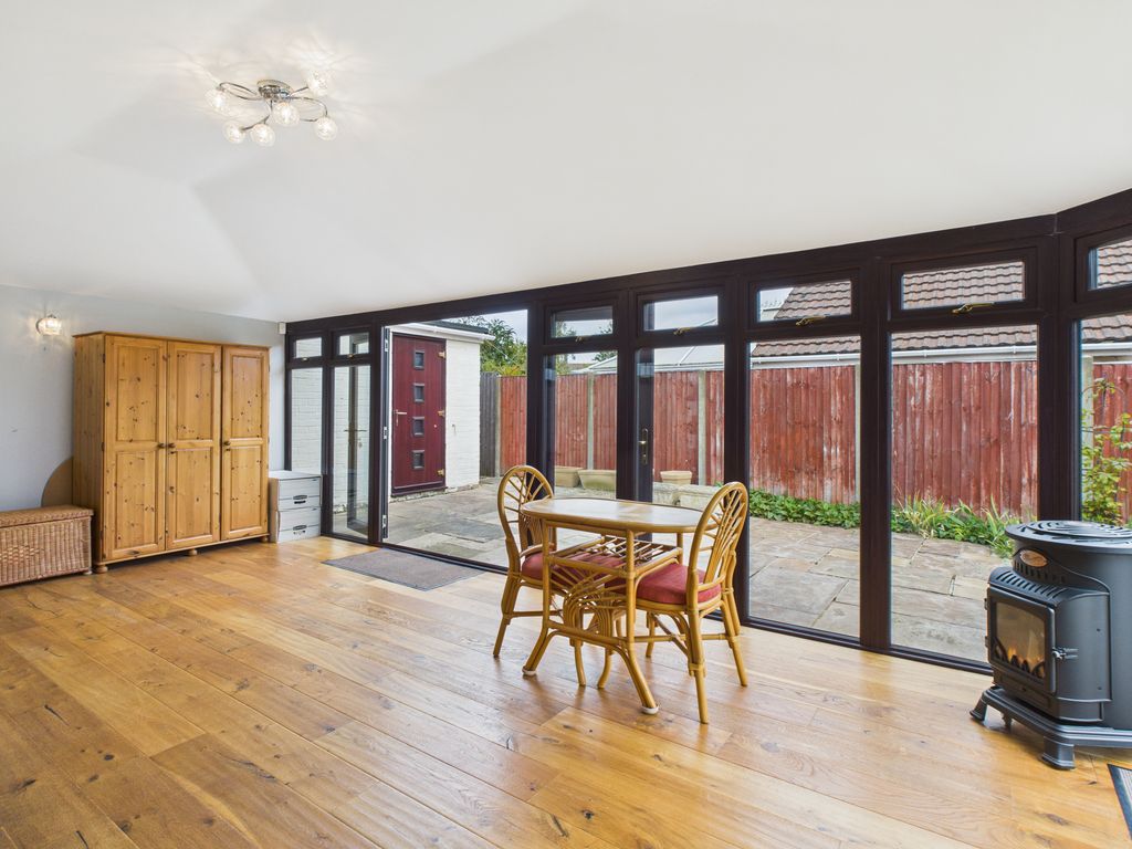 Property photo 3 of 39 Cam05068G0-Pr0051-Still029