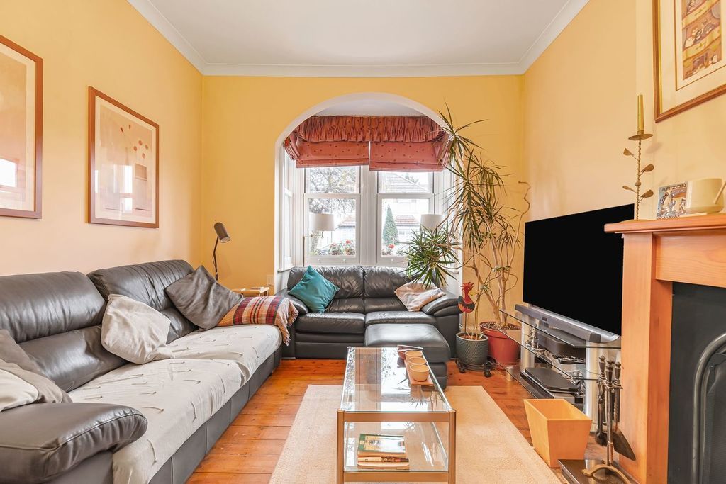 Property photo 2 of 24