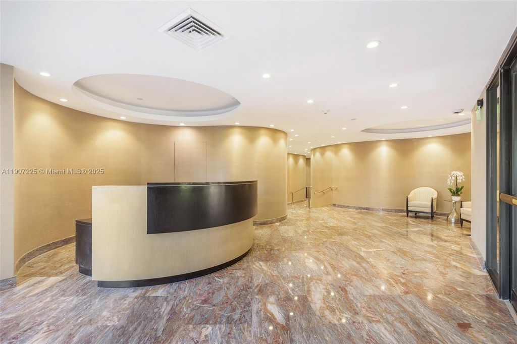 Property photo 2 of 26 <Alttext/>