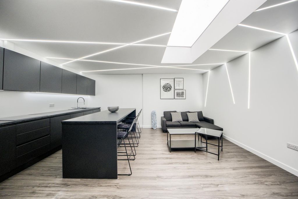 Property photo 1 of 19 Photo 0