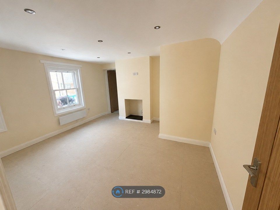 Property photo 2 of 5 Lounge