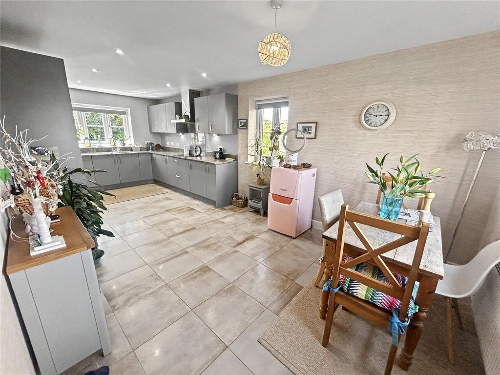 Property photo 2 of 23 Kitchen/B'fast Room